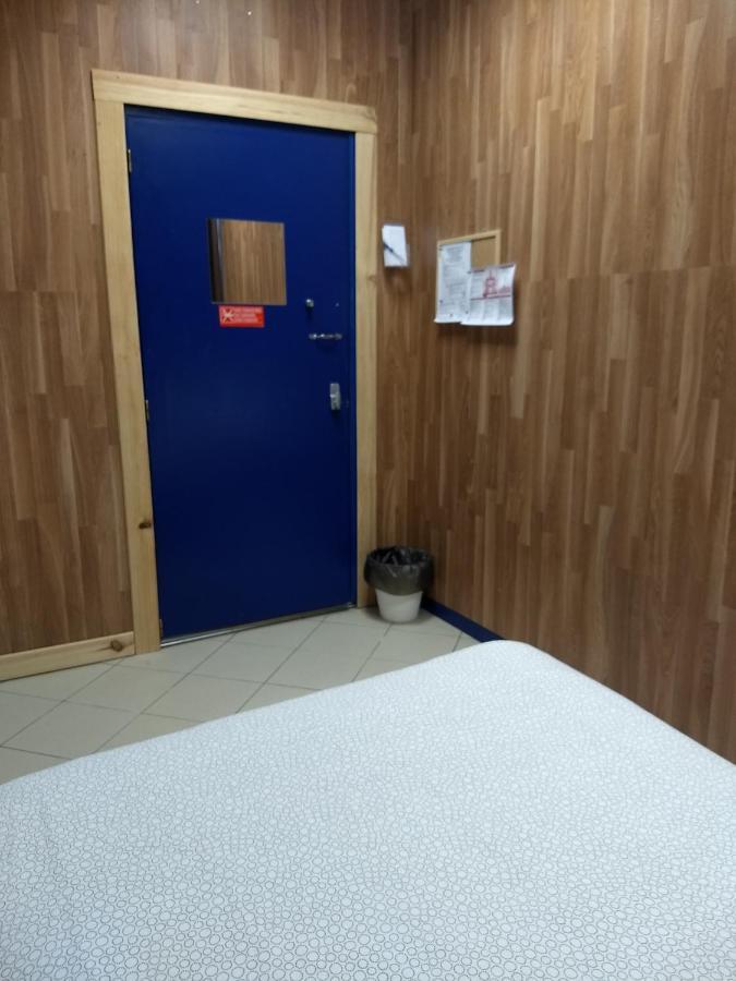 Melaya Budget Hostel 파로 외부 사진